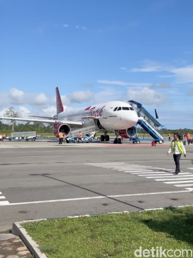 Momen Batik Air Terbang Perdana ke Nabire, Papua Tengah