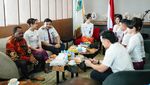 Senyum Semringah Pramugari Batik Air saat Mendarat di Nabire
