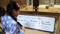 Informasi Linh Mai ditampilkan untuk publik lahir 2 Februari 2026 dengan berat lebih dari 200 kg, menjadikannya salah satu bayi gajah paling diperhatikan tahun ini. REUTERS/Kevin Lamarque
