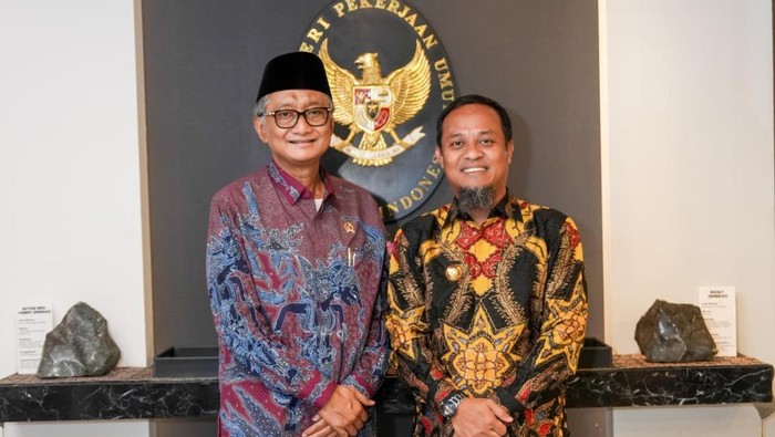 Gubernur Sulsel Andi Sudirman Sulaiman bersama Menteri PU Dody Hanggodo. Dokumen Istimewa
