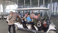 Melalui sinergi antara teknologi (mobil listrik), fasilitas (kursi roda), dan ketulusan hati para petugas, jemaah lansia dan disabilitas mendapatkan hak mereka untuk beribadah dengan martabat dan kenyamanan yang terjaga.