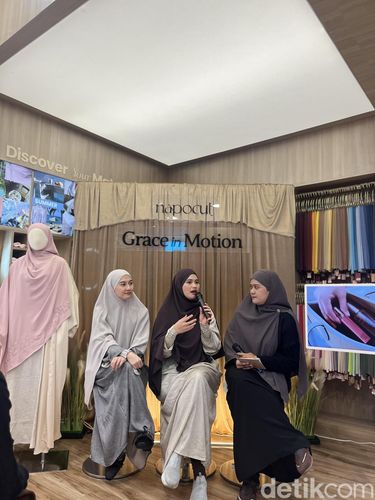 Hijab naPocut 2 Brand hijab dan modest fashion, naPocut rilis koleksi bertajuk Grace in Motion untuk haji, umrah, dan travel. Bahan ramah lingkungan, nyaman, elegan, siap menemani perjalanan ibadah muslimah saat safar.