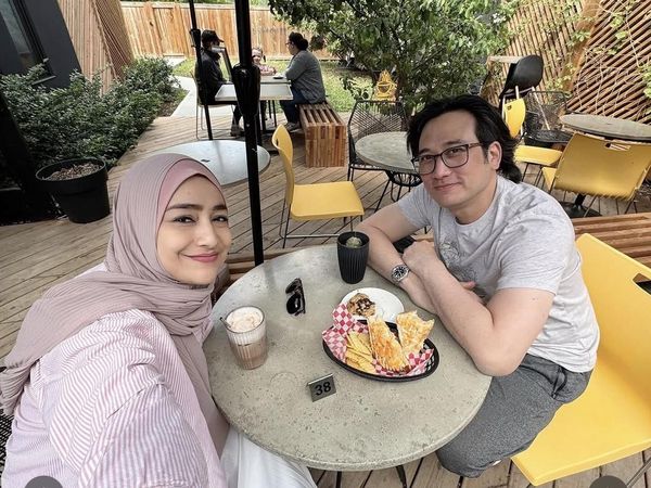 Intip Keseruan Tengku Firmansyah dan Cindy Fatikasari Kulineran Keliling Kanada