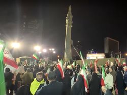 Iran Pamer Rudal Balistik di Tengah Ketegangan Global