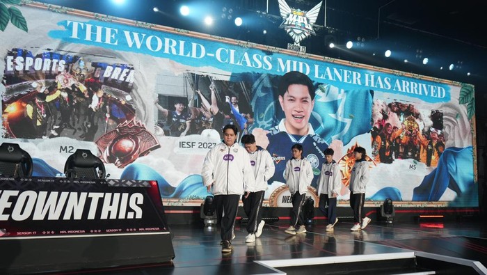 MPL ID S17 segera menggelar sederet laga seru di babak Reguler Season pekan kelima. Salah satu pertandingan  yang tidak boleh dilewatka ialaha pertemuan antara Evos dengan Onic.