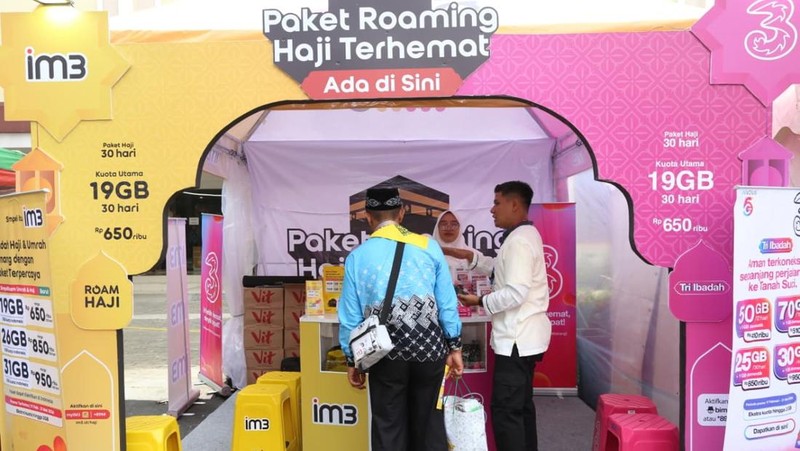 Dukungan konektivitas menjadi salah satu kebutuhan penting bagi jemaah selama perjalanan ibadah haji. Ketersediaan akses komunikasi dinilai membantu jemaah tetap terhubung dengan keluarga maupun rombongan selama berada di Tanah Suci.