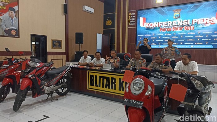 Konferensi pers ungkap kasus curanmor di wilayah Polres Blitar Kota