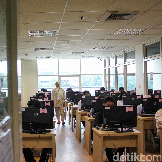 Mengintip Jalannya UTBK Serentak di Universitas Negeri Jakarta