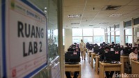 Para peserta mengikuti ujian berbasis komputer yang dirancang untuk mengukur kemampuan akademik dan potensi kognitif secara komprehensif. Dalam pelaksanaannya, peserta diwajibkan hadir sesuai jadwal yang telah ditentukan serta mematuhi seluruh prosedur yang berlaku demi menjaga kelancaran dan integritas ujian.