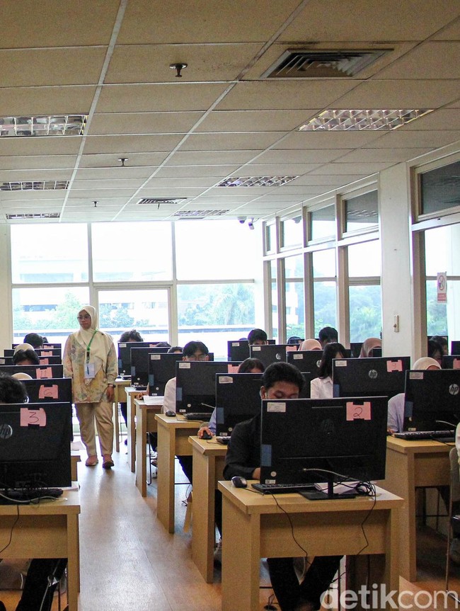 Mengintip Jalannya UTBK Serentak di Universitas Negeri Jakarta