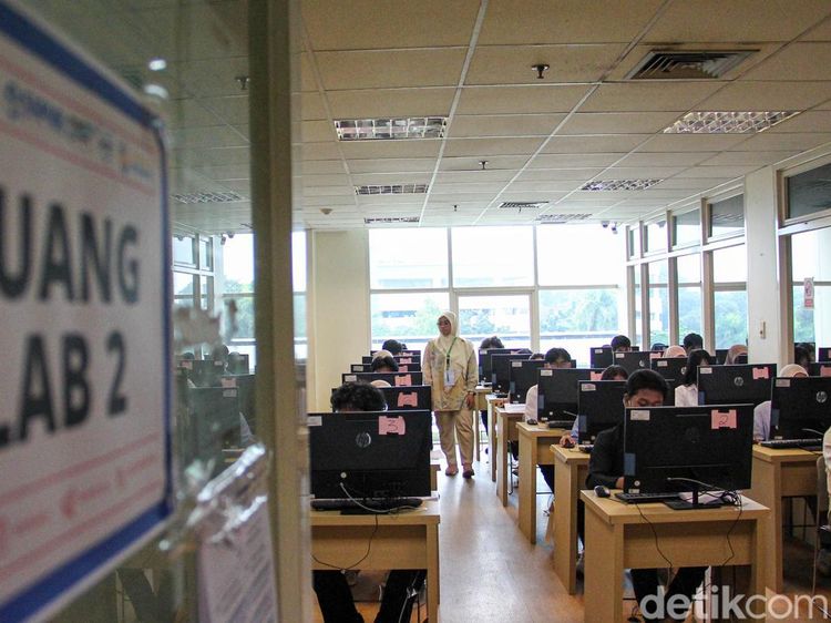 Mengintip Jalannya UTBK Serentak di Universitas Negeri Jakarta