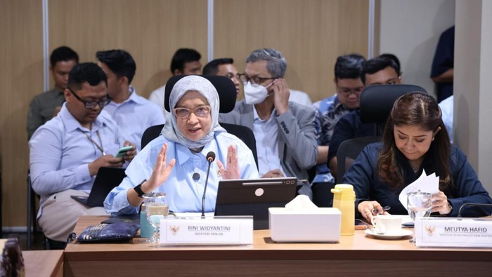 MenPAN-RB Rini Widyantini