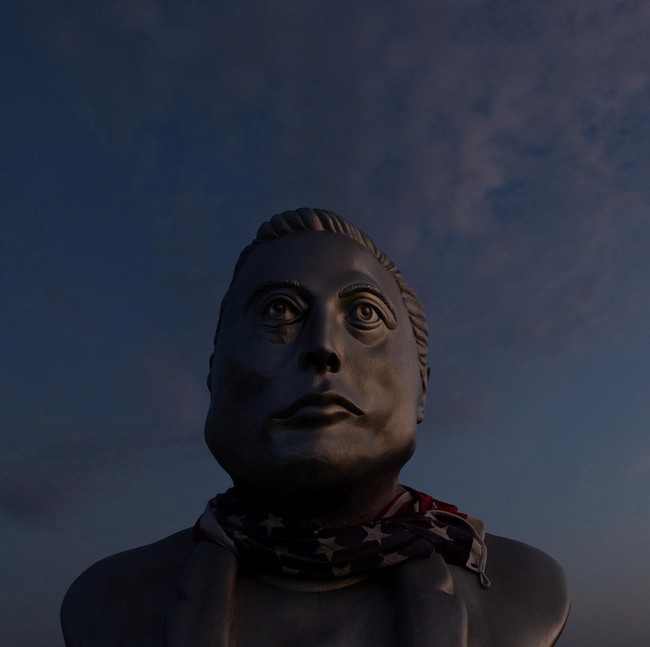 Patung dan Mural Elon Musk Hiasi Starbase, SpaceX Bersiap IPO