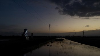 Di saat yang sama, isu rencana IPO SpaceX semakin ramai diperbincangkan di kalangan pelaku pasar dan industri teknologi. Langkah tersebut dinilai akan menjadi salah satu momen penting bagi perusahaan yang telah banyak berkontribusi dalam misi luar angkasa, termasuk peluncuran satelit dan pengembangan kendaraan antariksa. REUTERS/Carlos Barria