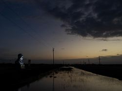 Patung dan Mural Elon Musk Hiasi Starbase, SpaceX Bersiap IPO