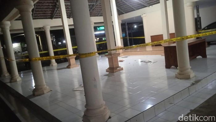 Perusakan Balai Desa Pasrepan Pasuruan