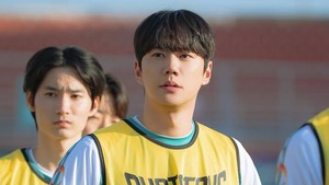 Di Reborn Rookie, Lee Jun Young memerankan pemain sepak bola bernama Hwang Jun Hyun. Dia dikenal sebagai sosk atlet yang berdedikasi dan disorot sebagai pemain top. (Foto: dok. JTBC)