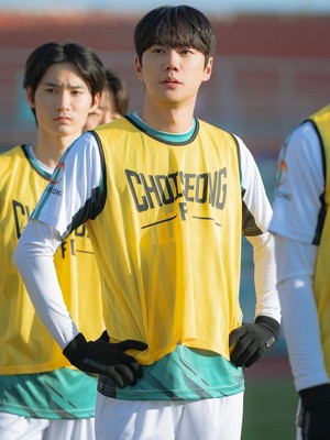 First Look Lee Jun Young di Drakor Soul-Swap Reborn Rookie