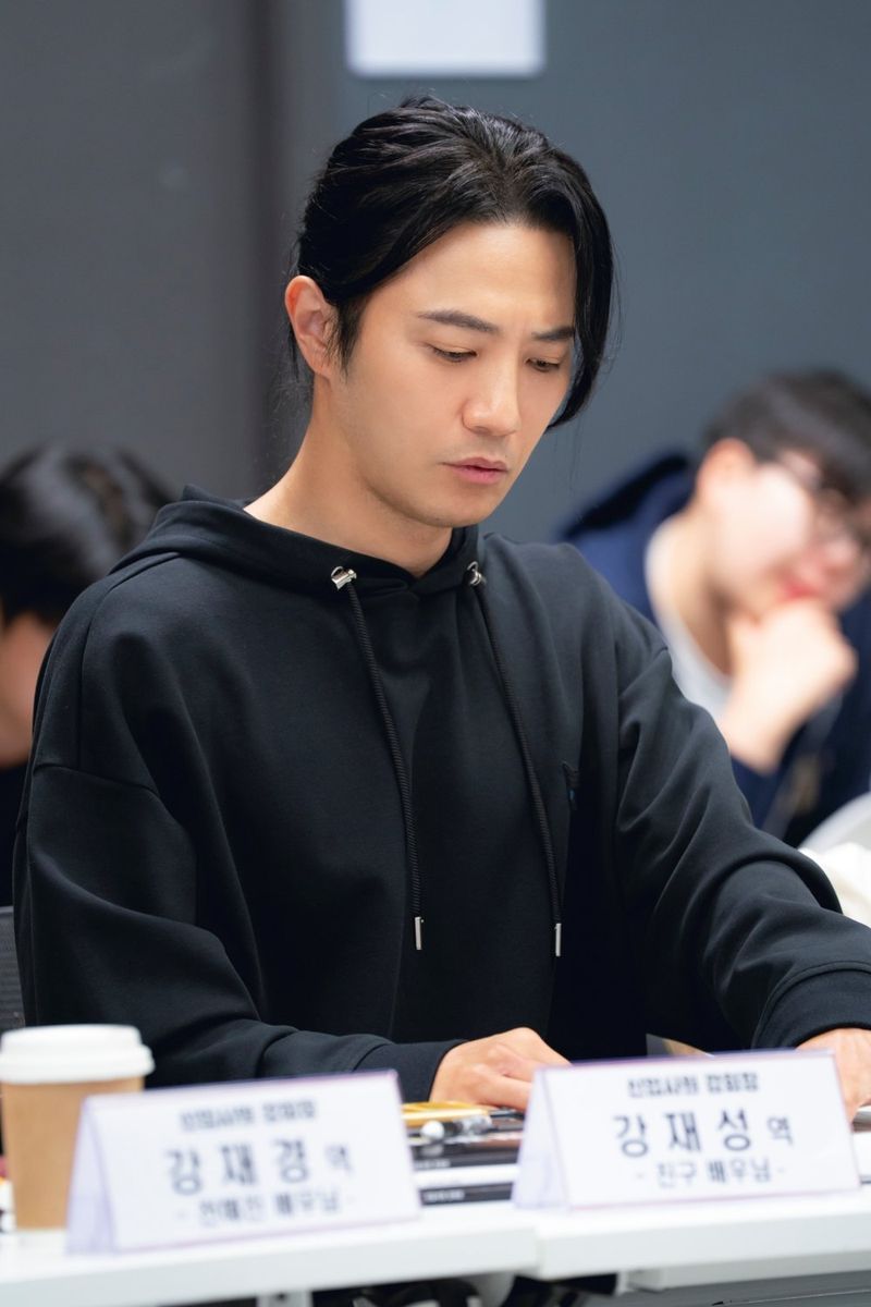 Cast drama Korea terbaru JTBC Reborn Rookie melakukan pembacaan naskah perdana.