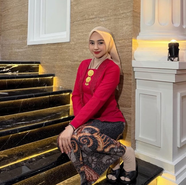 Potret Terbaru Ria Ricis yang Jadi Sorotan, Wajahnya Manglingi Bak Beda Orang