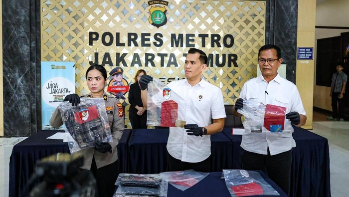 Satreskrim Polres Jakarta Timur menangkap komplotan ganjal ATM.  (Dok. ist)