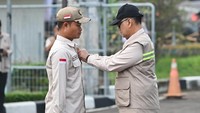 Pemerintah menegaskan bahwa seluruh petugas telah dibekali pelatihan dan persiapan matang sebelum diberangkatkan. Dengan kesiapan tersebut, diharapkan penyelenggaraan ibadah haji tahun ini dapat berjalan lancar, tertib, dan memberikan pengalaman terbaik bagi jemaah Indonesia. ANTARA FOTO/Fakhri Hermansyah