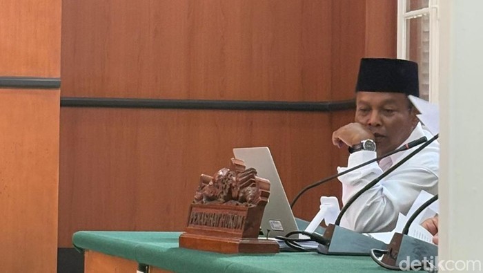 Sidang perkara eks Kajari Enrekang Padeli peras pihak terkait dalam perkara korupsi Baznas Enrekang. Elmayanti/detiksulsel