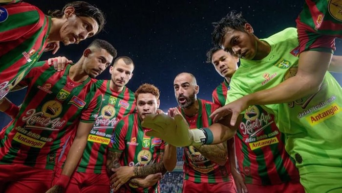 Skuad Persebaya Surabaya saling memotivasi