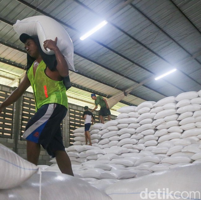 Stok Beras di Gudang Karawang Dicek, Cadangan Tembus 5,19 Juta Ton