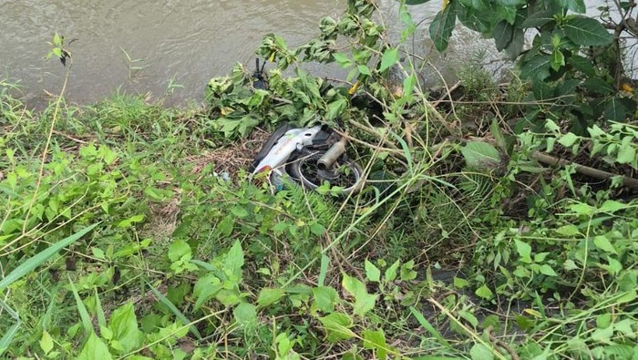 Motor korban yang ditemukan di jurang Desa Tawangrejo, Kecamatan Gemarang, Kabupaten Madiun