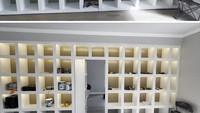Rak sebesar ini punya pintu menuju ruangan rahasia. Kalau seperti ini, sulit ketahuan ada ruangan tambahan di rumah. Foto: Bored Panda