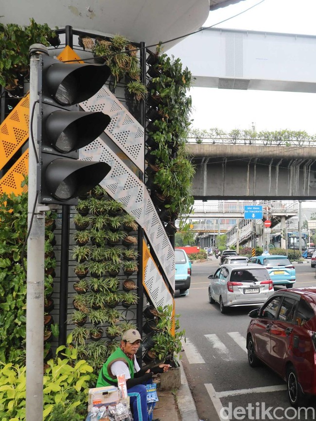 Lampu Lalu Lintas Mati Akibat Pemadaman Listrik