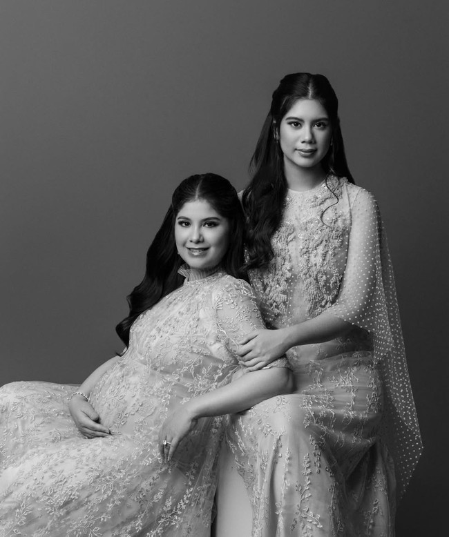 Annisa Pohan dan Agus Harimurti Yudhoyono dikaruniai dua anak dengan selisih usia sekitar 17 tahun. Putri pertama mereka lahir pada 2008, sementara sang putra lahir pada 2026. Kehadiran anak kedua disebut sebagai hasil doa dan penantian panjang keluarga mereka. Foto: Dok. Instagram