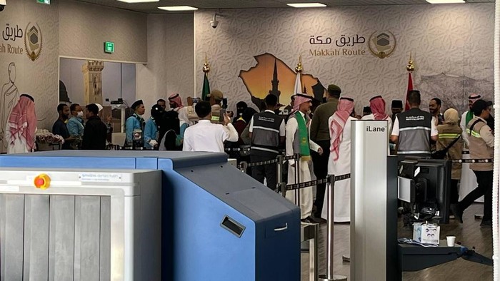 Arus kedatangan jemaah haji Indonesia gelombang I di Bandara Internasional Pangeran Mohammad bin Aziz, Madinah