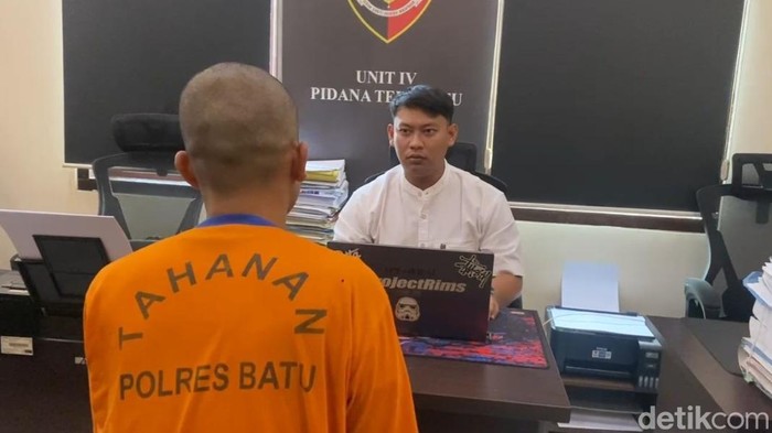 BDB saat dimintai keterangan oleh penyidik Satreskrim Polres Batu