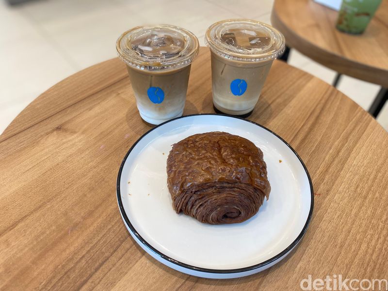 Berburu Dessert dan Kopi Langganan Turis Malaysia di By The Sea PIK