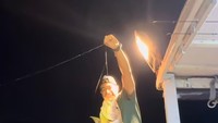 Keren! Eza Gionino Jago Mancing, Berhasil Tangkap Ikan Jumbo