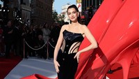 Foto: Pesona Anne Hathaway di Premier The Devil Wears Prada 2 London