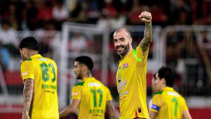 Gelandang Persebaya asal Montenegro, Milos Raickovic