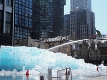 Instalasi Es Drake Diserbu Pengunjung,  Kini Dibongkar Demi Keamanan