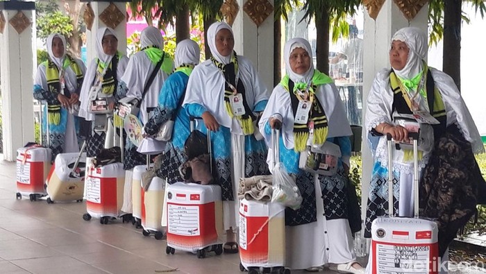 Sebanyak empat jemaah calon haji (calhaj) di Embarkasi Solo dipulangkan ke daerah asalnya. 