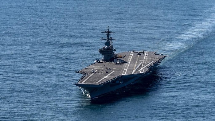 Kapal induk AS USS George H.W. Bush (dok. AFP/ALEX BRANDON)