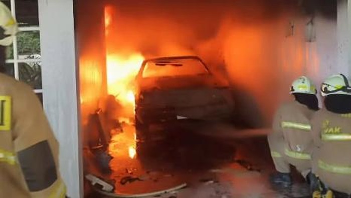 Kebakaran di Lebak Bulus, Jakarta Selatan (dok. IG humasjakfire)