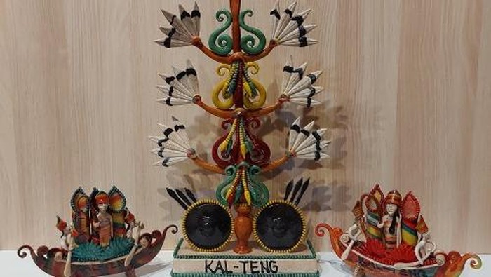 Intip Proses Pembuatan Kerajinan Getah Nyatu Kalimantan