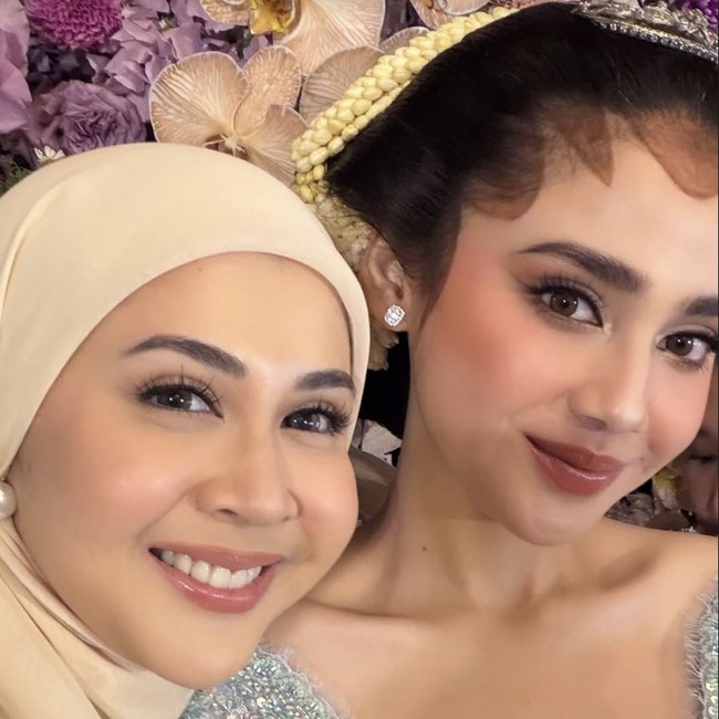 Visual Lebih Dekat Syifa Hadju di Pengajian dan Siraman Jelang Nikah