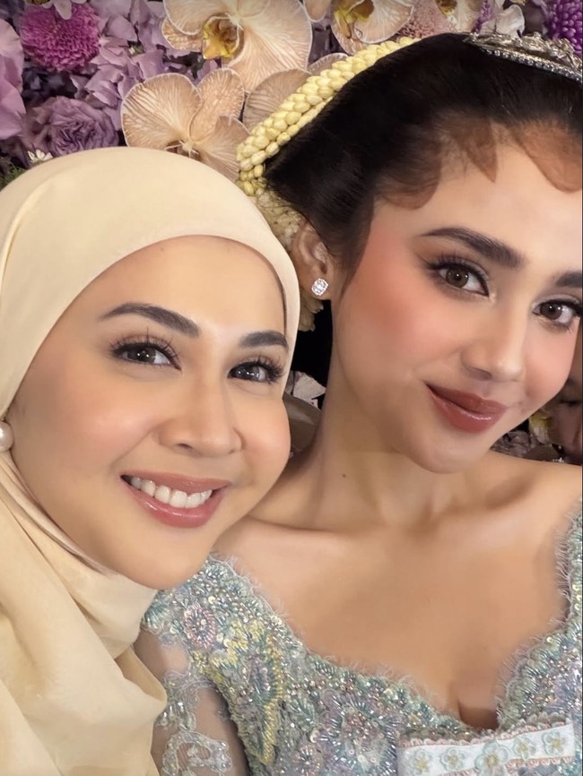 Visual Lebih Dekat Syifa Hadju di Pengajian dan Siraman Jelang Nikah