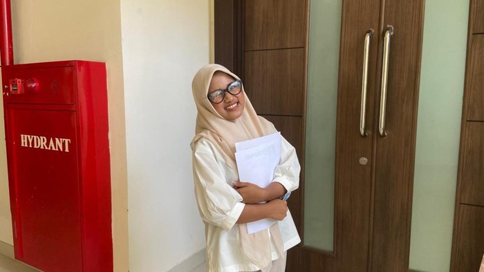 Kesya rela tempuh ribuan kilometer untuk UTBK di Unair