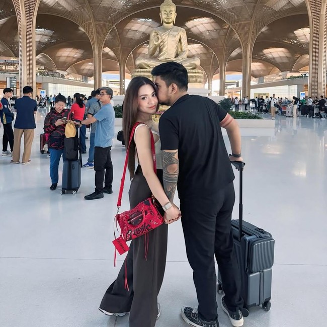 Nathalie Holscher Foto Bareng Pengusaha Aripat: Bismillah