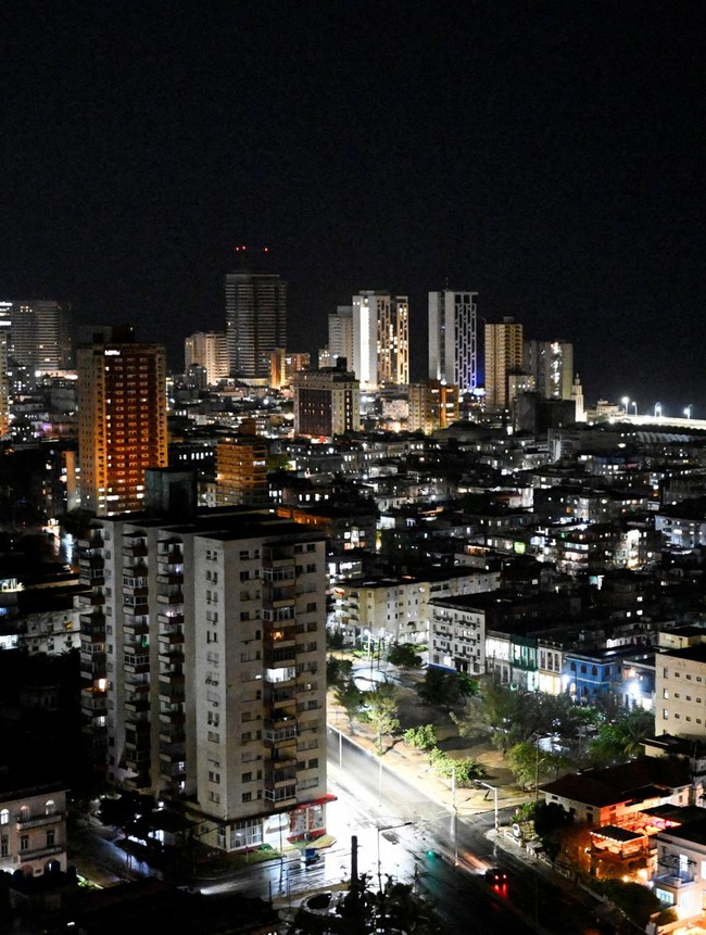 Pasokan Minyak Rusia Kembali Terangi Malam Havana