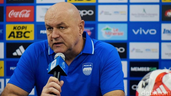 Pelatih Persib Bandung Bojan Hodak. Pelatih Persib Bandung Bojan Hodak.